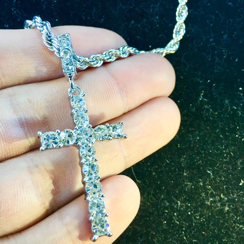 EXCLUSIVE CROSS DIAMONDS CZ 18K GOLD CHAIN ITALY!